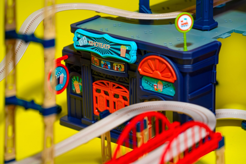 Железная дорога трюковая OTAMANKO Храбрый паровозик 532.02.31