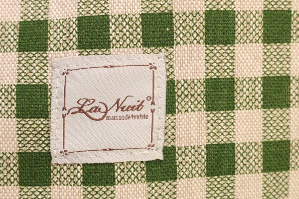 Скатертина Lucy Зелена клітинка 133x110 см зелений La Nuit 