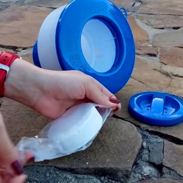 Дозатор плаваючий Intex арт. 29041, 17,8 см (для хімії в таблетках по 20 г)