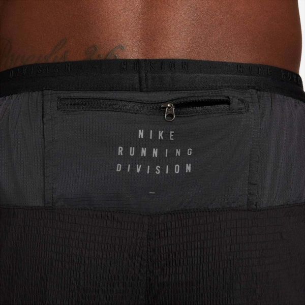 Брюки Nike M NK RUN DVN PHNM ELT PANT DA1290-010 р. L черный