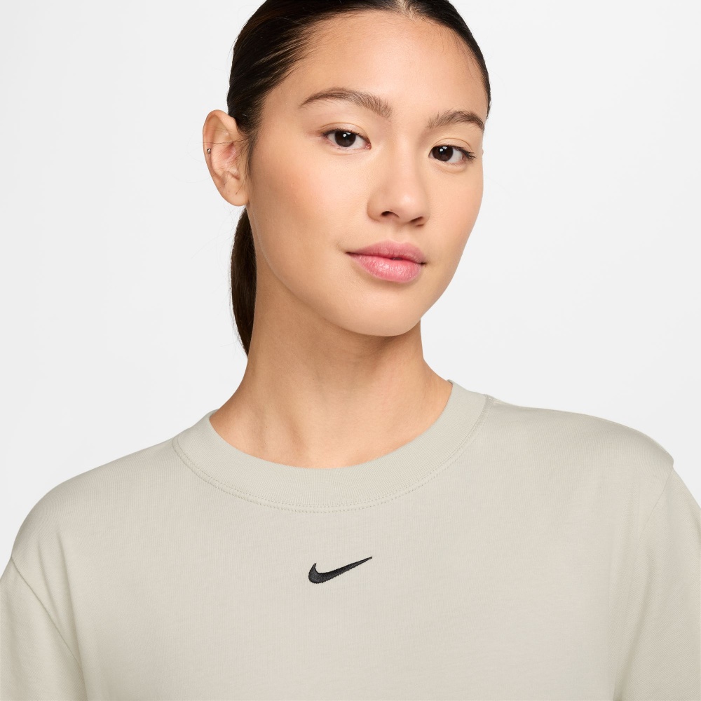 Футболка Nike W NSW TEE ESSNTL LBR FD4149-072 р.M бежевый