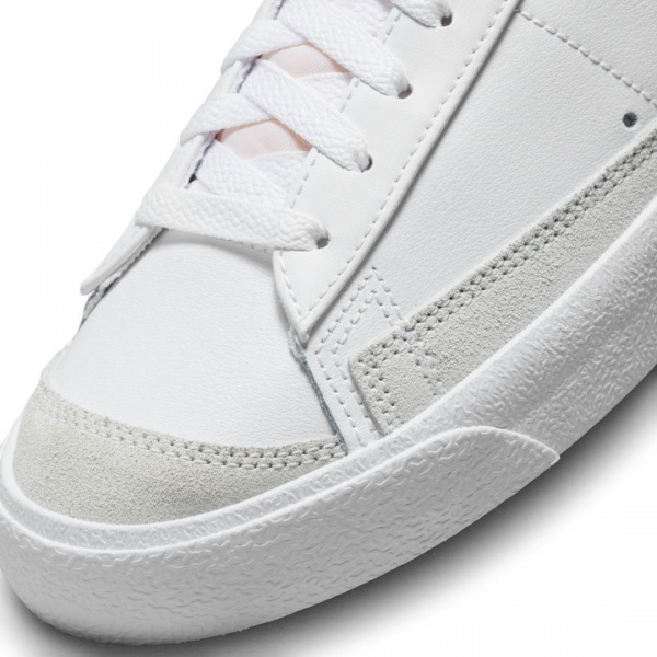 Кроссовки Nike NIKE BLAZER MID '77 FN7809-100 р.44 белый