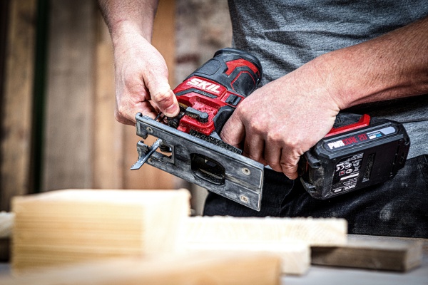 Электролобзик SKIL Compact SW1E3440CA