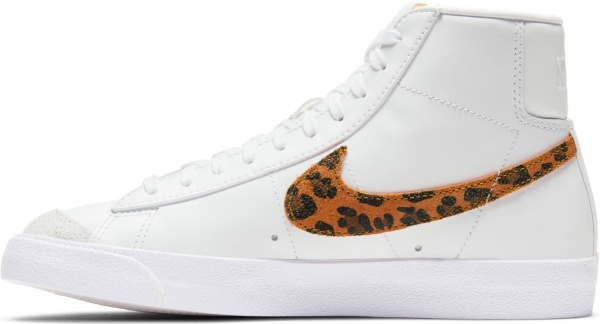 Кросівки Nike Blazer Mid '77 SE DA8736-101 р.US 8,5 білий