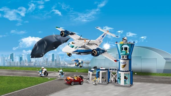 Конструктор LEGO City Воздушная полиция: авиабаза 60210