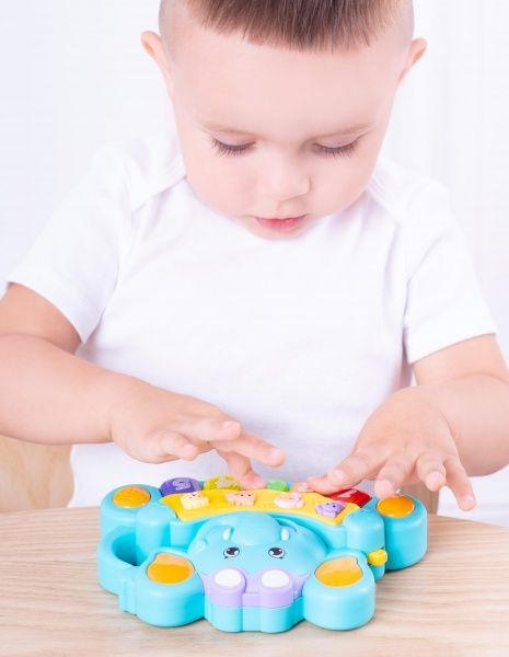 Игрушка музыкальная Bebelino панель Слон 58126