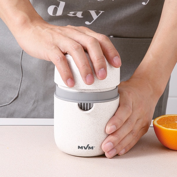 Соковыжималка для цитрусовых KP-06 WHITE MVM