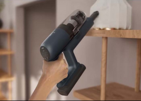 Пылесос аккумуляторный Electrolux EP71UB14DB black 