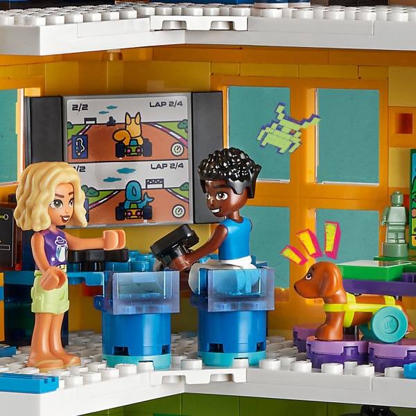 Конструктор LEGO Friends Хартлейк-Сіті. Громадський центр 41748