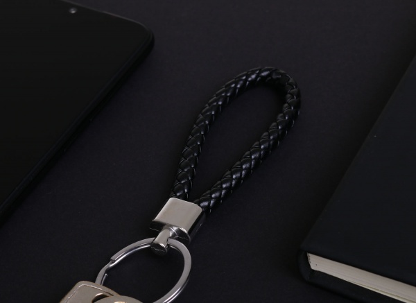 Брелок для ключей с кольцом черный