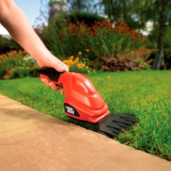 Ножницы аккумуляторные Black+Decker GSL200