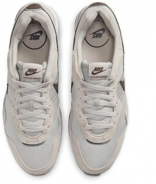 Кросівки Nike Venture Runner CK2944-013 р.41 хакі