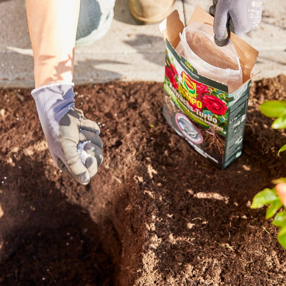 Удобрение гранулированное Compo TURBO® для активации корневой системы 700 г