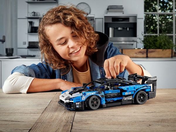 Конструктор LEGO Technic McLaren Senna GTR 42123