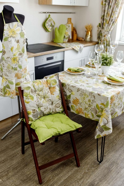 Скатерть Цветок зеленый 133x220 см La Nuit 