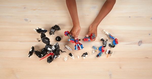 Конструктор LEGO Super Heroes Marvel Людина-Павук проти Венома 76115