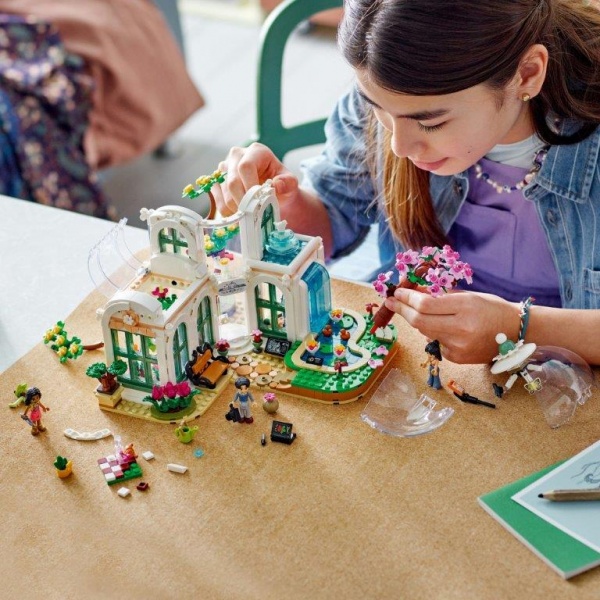 Конструктор LEGO Friends Ботанічний сад 41757