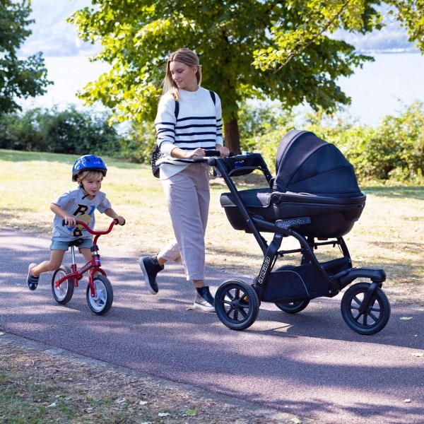 Коляска 3 в 1 Chicco Trio Activ3 Top черная (79270.51) 