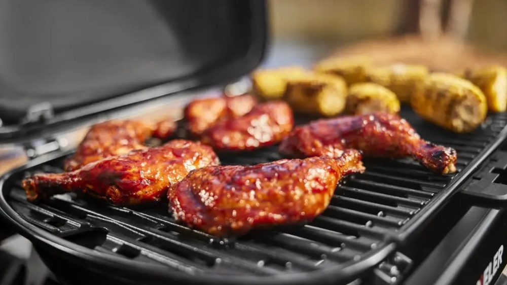 Гриль газовий Weber Traveler Compact Portable, чорний