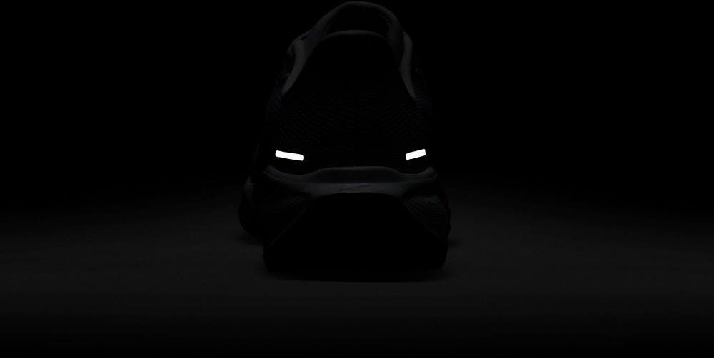 Кросівки жіночі Nike PEGASUS 41 FD2723-109 р.40 білі