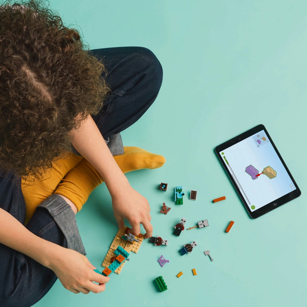 Конструктор LEGO Minecraft Пустельний патруль розбійника 21267