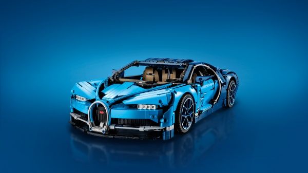 Конструктор LEGO Technic Bugatti Chiron 42083
