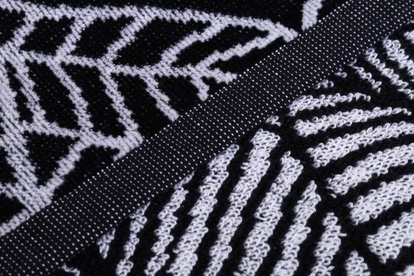 Полотенце пляжное Mundotextil Classic 86х160 см черно-белый 