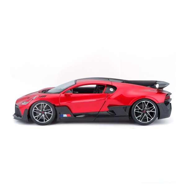 Автомобіль Bburago 1:20 Bugatti Divo 18-11045R
