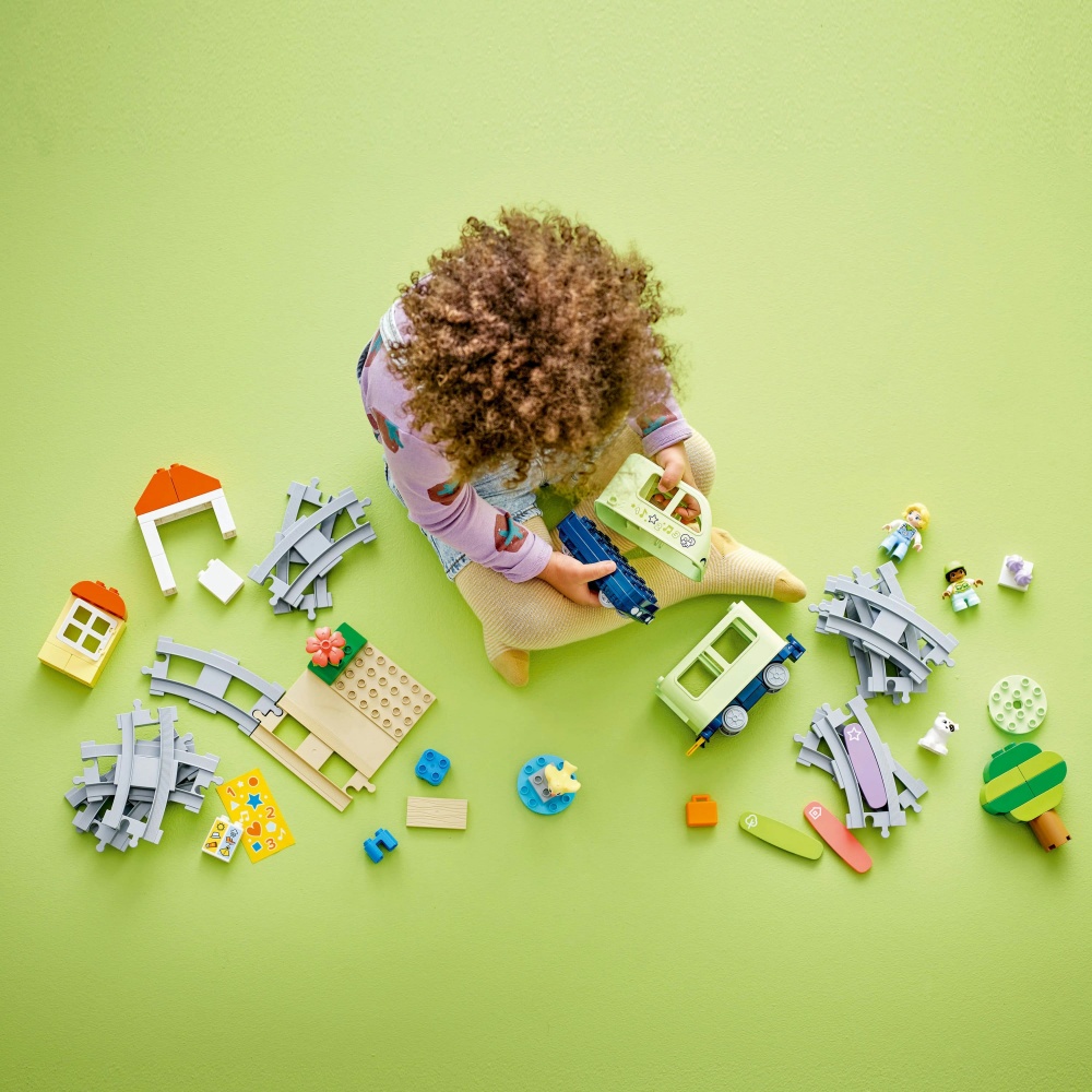 Конструктор LEGO DUPLO Интерактивный приключенческий поезд 10427