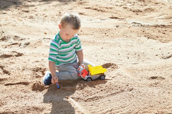 Самоскид Lena Truckies 25 см з фігуркою водія 1620