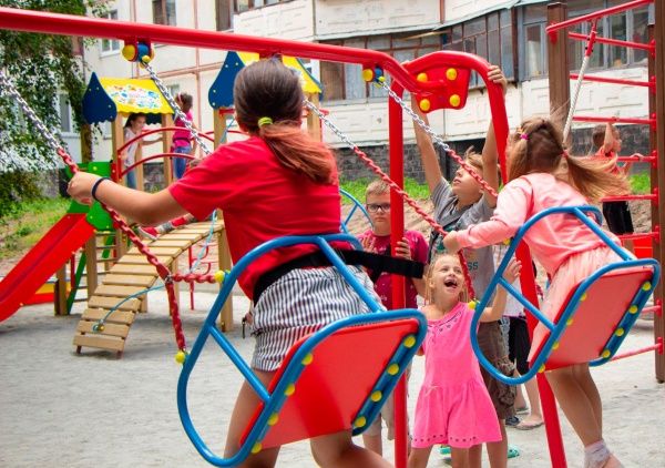 Гойдалка InterAtletika подвійна зі спинкою на ланцюгах ТЕ407М 