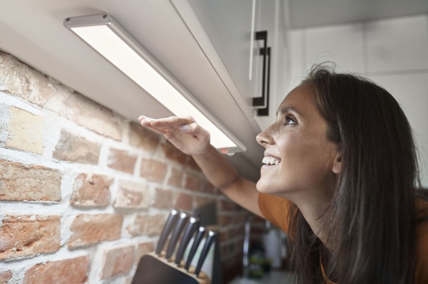 Светильник аккумуляторный Ledvance LINEAR LED FLAT USB-С SEN 40 см 3,2 Вт белый 