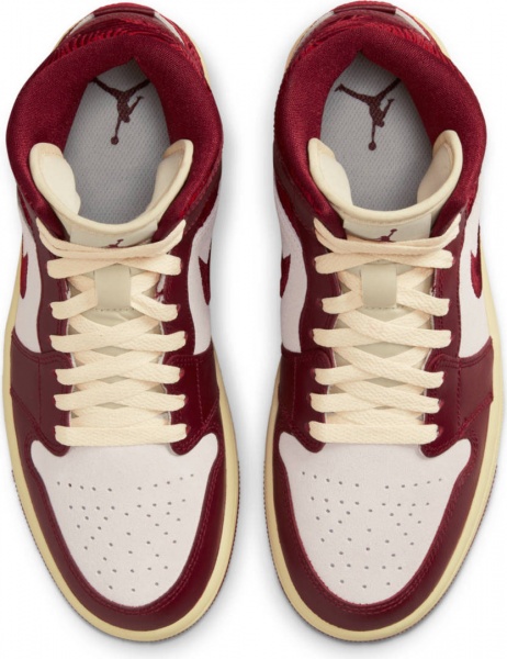 Кросівки Nike WMNS AIR JORDAN 1 MID SE DZ2820-601 р.40 червоний