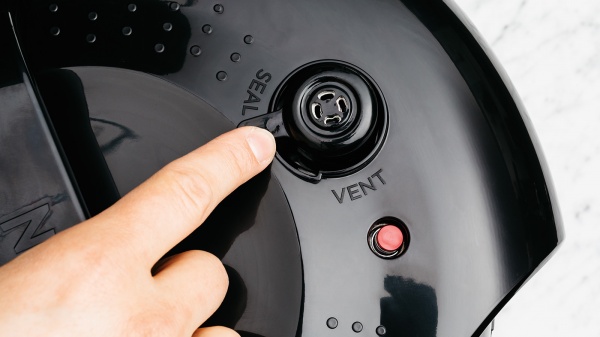 Мультиварка-скороварка NINJA OP300EU 