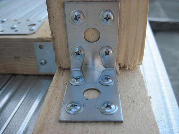 Уголок усиленный Profstal равносторонний 50x50x35 мм 2 мм