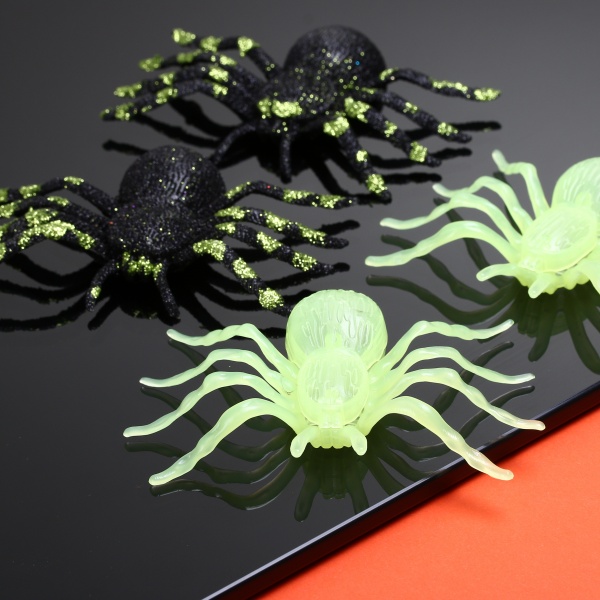 Набір павуків Хелловін 11x6 см 2 шт. світяться у темряві 974352 YES! Fun