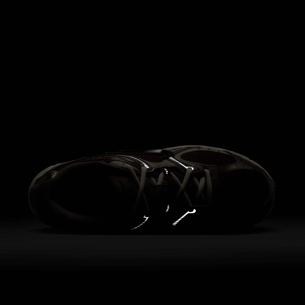 Кросівки Nike NIKE V5 RNR HJ5228-600 р.41