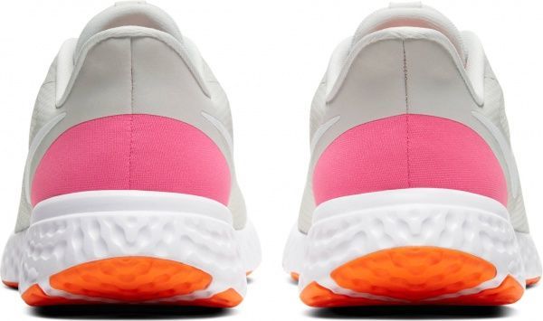 Кроссовки Nike NIKE REVOLUTION 5 BQ3207-007 р.6 разноцветный
