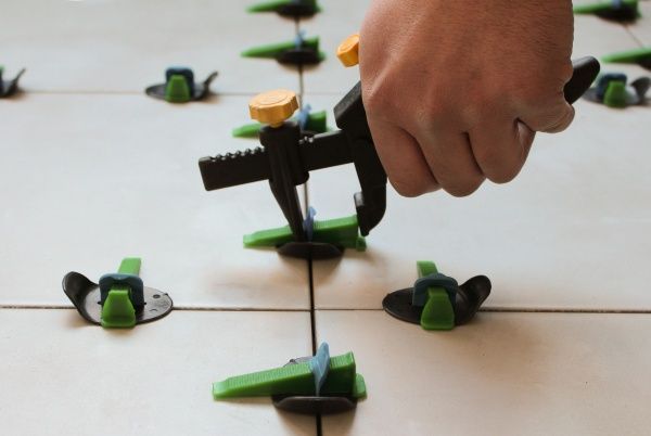 Система вирівнювання плитки Т-Нова інструмент пластик 1/2