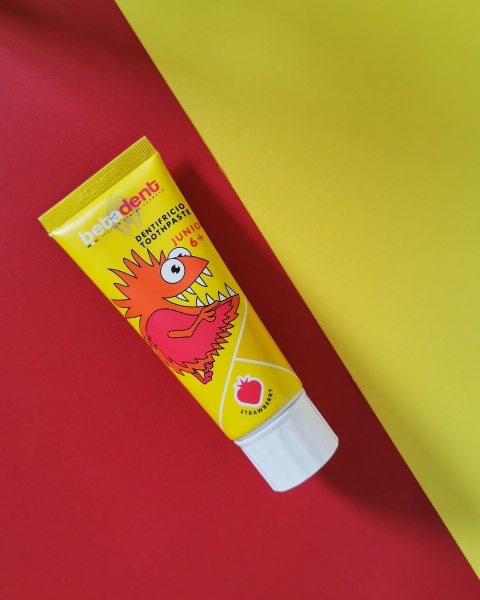 Зубна паста дитяча Betadent Strawberry Junior 6+ 75 мл