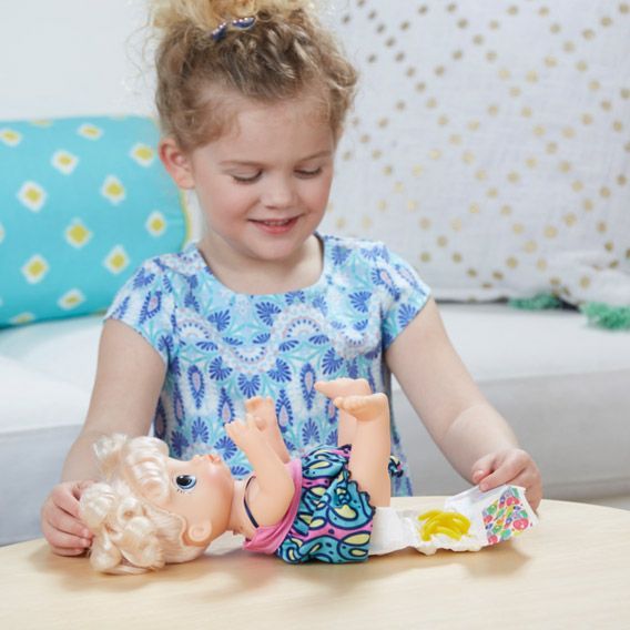 Лялька Hasbro Малятко і лапша C0963