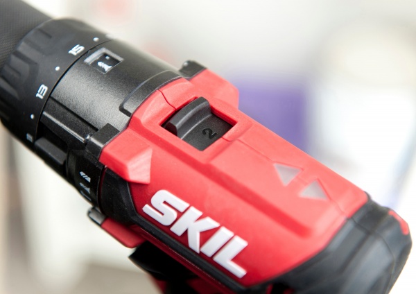 Шуруповерт ударний акумуляторний SKIL CD1E3020CA