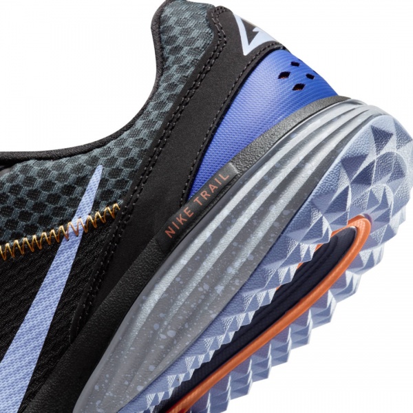 Кроссовки Nike WMNS NIKE JUNIPER TRAIL CW3809-005 р.40 черно-фиолетовый