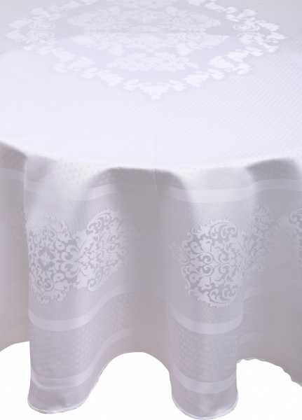 Скатерть Caramel овальная жаккард панно 160x220 см белый Karna 