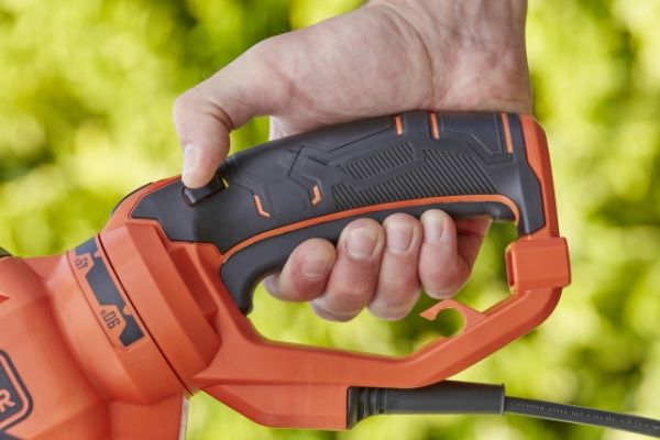 Кусторез электрический Black+Decker BEHTS551