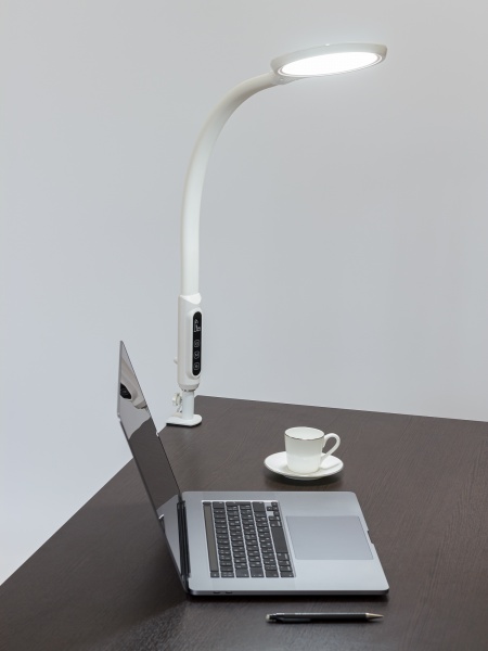 Настільна лампа офісна LedPulsar ALT-511W 18 Вт білий 