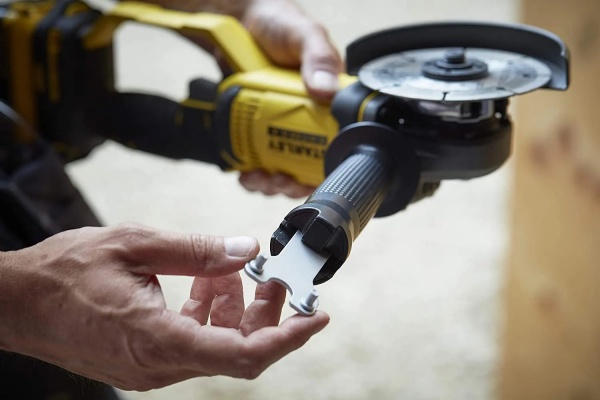 Болгарка (кутова шліфмашина) Stanley FatMax SFMCG400M2K