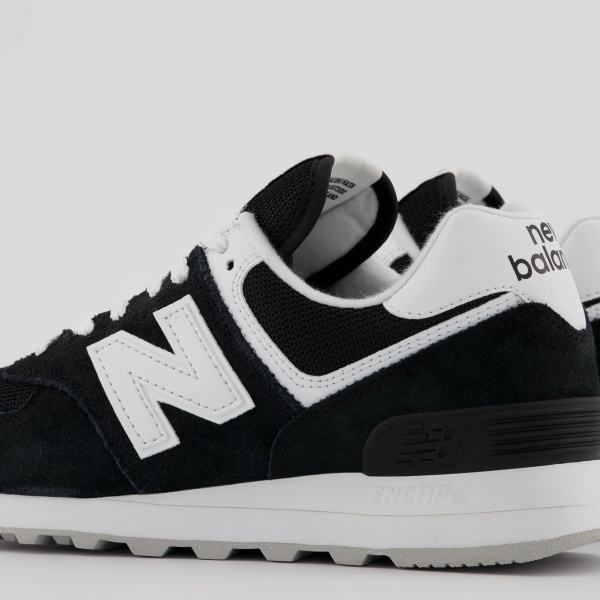 Кросівки New Balance WL574FQ2 р.37,5 чорний