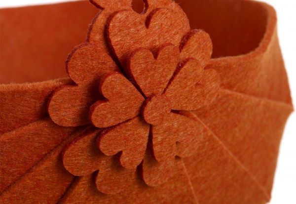 Корзинка декоративная с кружевной ручкой