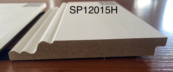 Плинтус Венгерский белый silk 15х120х2400 мм 